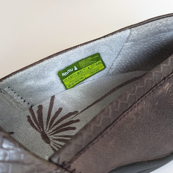 Ahnu Jackie Slip On Brown Leather Shoes - Picture 9 of 11